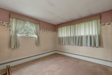 vacant-bedroom-before-virtual-staging