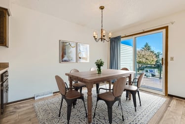 virtually-staged-dining-room