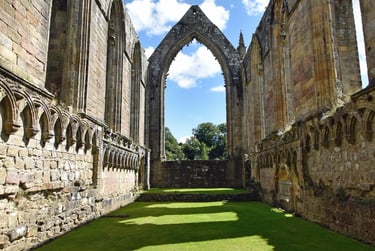 images showing a ruin abbey in Yorkshire