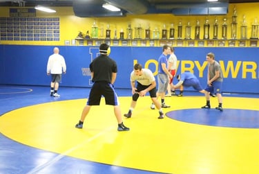 "11-19-15 Wrestling Practice By Nico Espinola" by thelowrybrand is licensed under CC BY-SA 2.0.