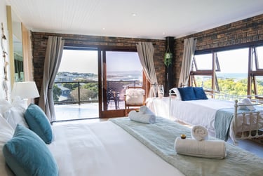 White Shark Guest House Flamingo's Nest Room