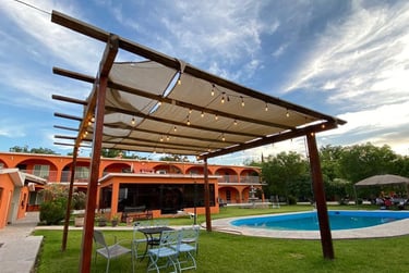 Hoteles en Parras perfectos para visitar viñedos en Parras , Hotel Los Portales