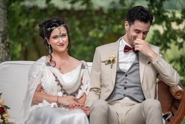 photographe mariage charente maritime couple détendu après cérémonie laïque 
