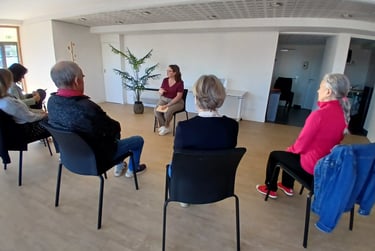 Séance de sophrologie collective à Arcachon - accompagnement en douceur face à la maladie