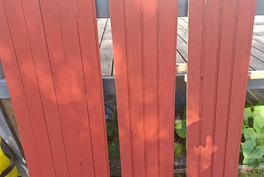 peinture bio pour bois exterieur et interieur bradage mensuiserie teste sur 3 planches à volets rabotés en trois nuances