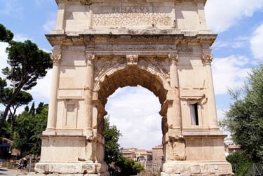 arco di tito https://www.lazionascosto.it/cosa-visitare-vedere-fare-citta-roma/monumenti/arco-di-tito