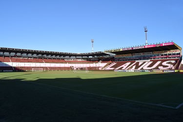 Instalações do Club Lanús em Buenos Aires, com vista do estádio e áreas externas do complexo esportivo