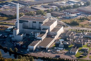 An image of a waste-to-energy plant where refractories find their application.