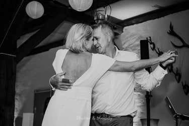 A happy married couple dating closely.