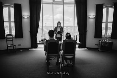 Wedding ceremony at Ahrensfelde cicil registry in Berlin.