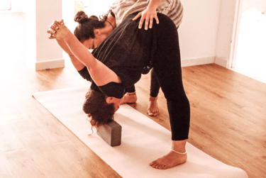 clases de yoga surfcamp famara