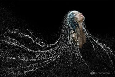 femme avec eau