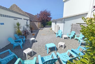 groupe peinture - groupe activité manuelle - logement de groupe - gite retraite yoga – 22 personnes