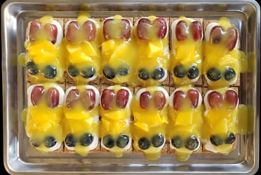 Smal Fruit Pizzas