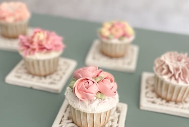 Tortų dekoravimas kremu