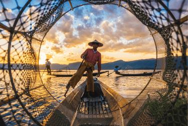 Pescador en Myanmar (Birmania)