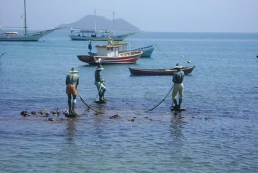Estátua dos pescadores - Uma das atrações em Búzios
