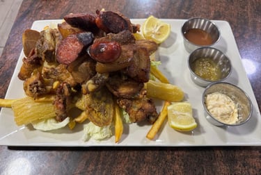 fritada, chicharrón, chorizo, pollo