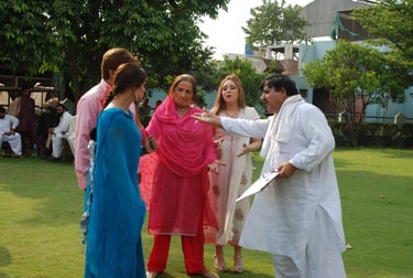 Saleem Murad with Arbaz Khan,Sobia Khan ,Rahila Agha & Falak Ch on Munafiq Film Set