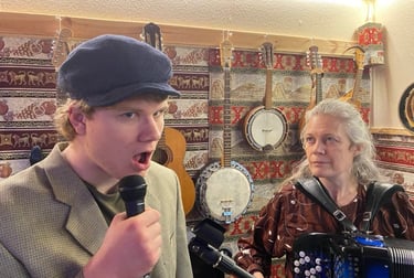 Halfdan Asmild synger Kim Larsen