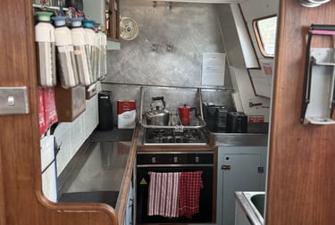 galley wind shift sailing adventure yacht