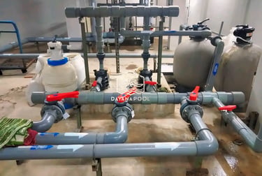 Instalasi sistem pemanas kolam renang air hangat di Bandung oleh teknisi DayanaPool.