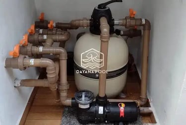 Instalasi sistem pemanas kolam renang air hangat di Bandung oleh teknisi DayanaPool.