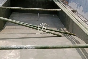Tim DayanaPool melakukan renovasi pada kolam renang yang sudah ada.