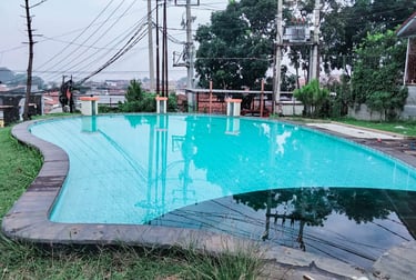 kolam renang infinity yang indah