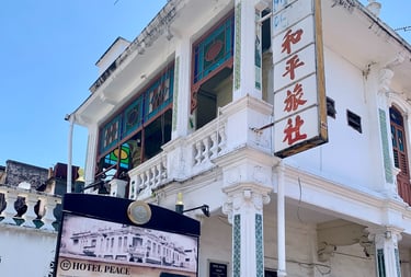 peace hotel taiping building and sign