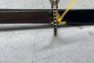 Fabricación y Vaciado de Anillo de Compromiso con diamantes laterales