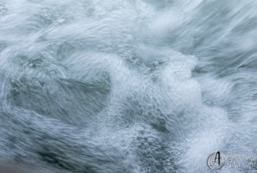 Aller à la page Symphonie Aquatique et ressentez l'eau vive, brute et sensuelle !