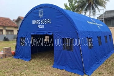 Tenda penampungan darurat berwarna biru berukuran besar dari Sagara Outdoor untuk Dinas Sosial.