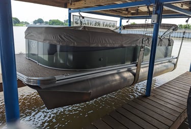 Avalon Pontoon Rental Boat