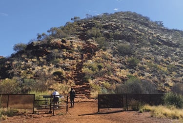 Inicio de la subida a Kings Canyon Rim Walk