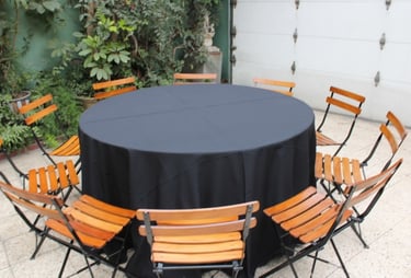 Alquiler de mesas con mantel y sillas
