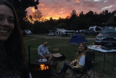 Hoguera acampando en Hill End, Australia