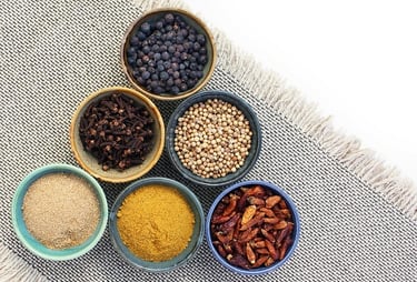Ayurvedische specerijen bij Blue Lotus in Hoorn