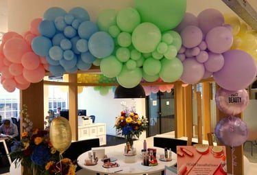 balloons garland setup