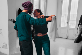 Estudiantes de Noelia en pleno baile de Zamba, mostrando la libertad de expresión y el bienestar