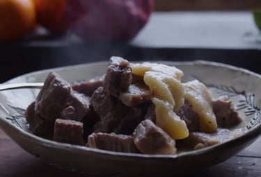 Salt Pork and Beef Pie – A Hearty 18th-Century Stew Pie