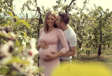 Einzigartige und schöne Schwangerschaftsbilder im Freien in Juelich