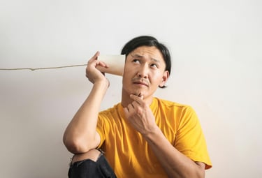 un homme à l'écoute