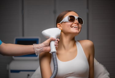 mujer haciendo depilacion laser
