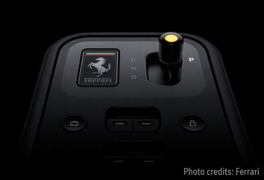 Console central da Ferrari Luce, primeiro carro elétrico da Ferrari