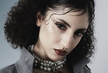 Yeşim Farah – Oyuncak teklisi kapağı, davullarda Çağdaş Topal yer aldı