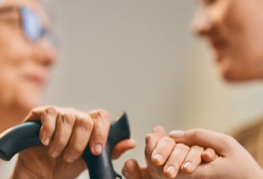 Cuidados avançados de enfermagem para promover conforto e bem-estar da pele.