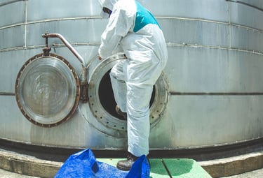 تعقيم خزانات بمكة