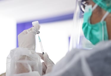 doctors preparing injection for a patient | Al Hind Cure