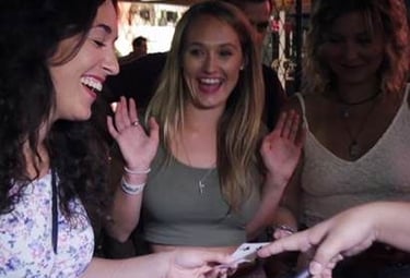 spectatrices d'un tour de magie